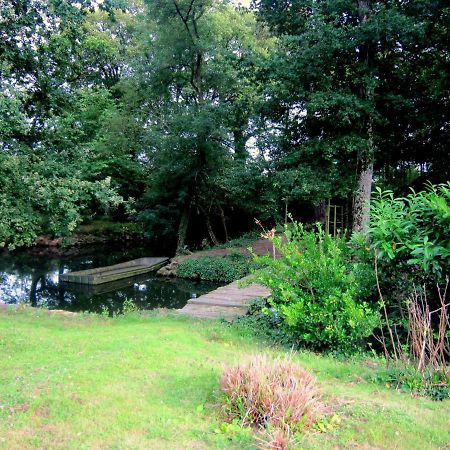 Magnificent Holiday Home With Pool Saint-Paul-du-Bois 객실 사진