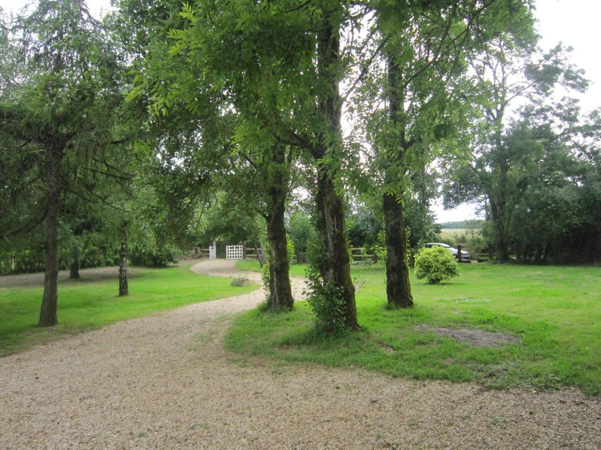 Magnificent Holiday Home With Pool Saint-Paul-du-Bois 객실 사진