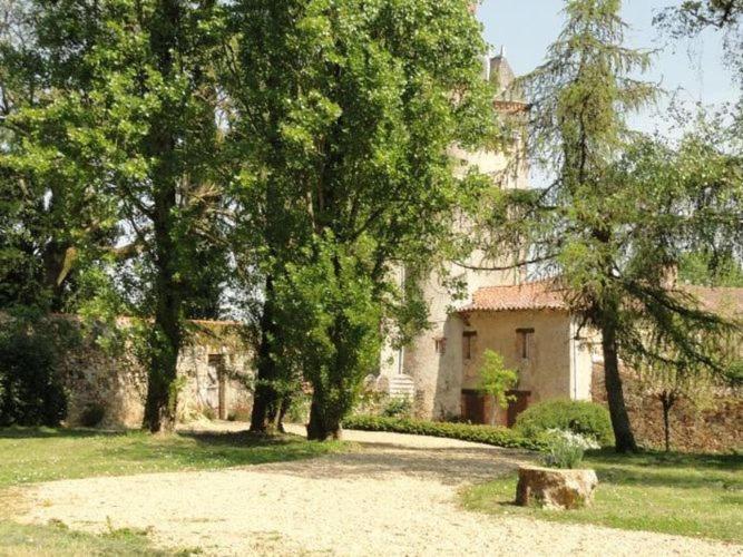 Magnificent Holiday Home With Pool Saint-Paul-du-Bois 외부 사진